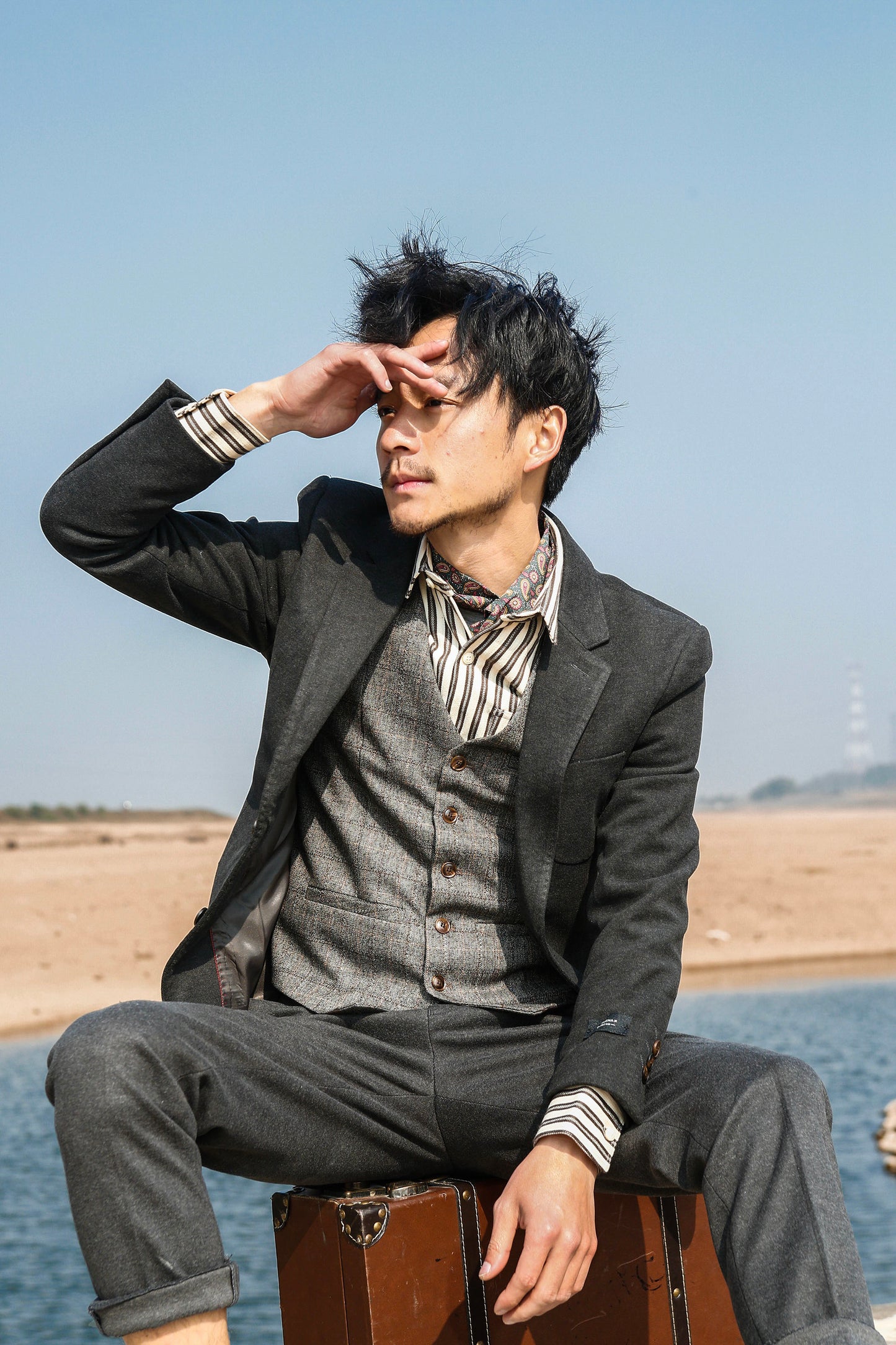 British style retro casual suit jacket for men Autumn and winter business professional formal slim suit