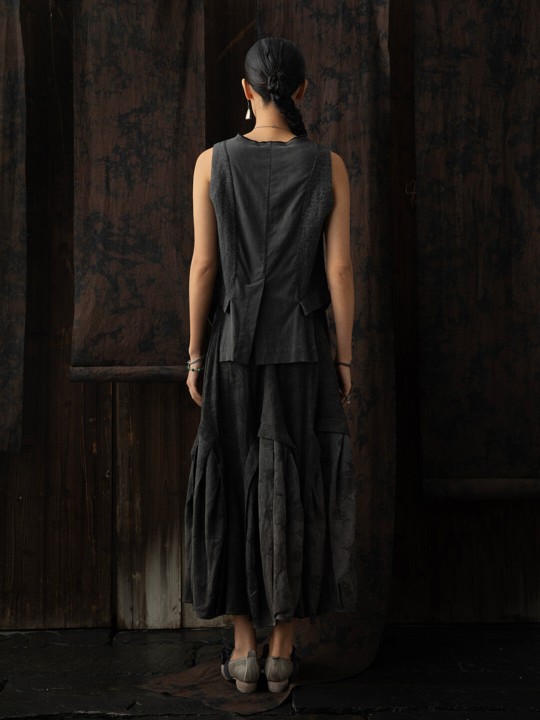 SOARIN WORLD Neo-Oriental Heritage Deconstructed Pleated Dark Jacquard Skirt N-DCZ252TQ35