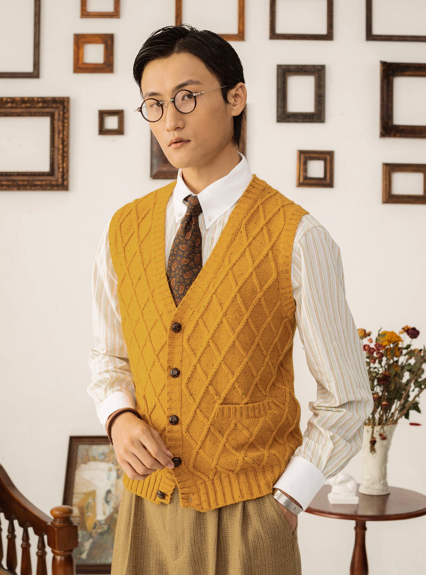 British retro style sweater cardigan vest men's diamond check cable knit sweater vest waistcoat