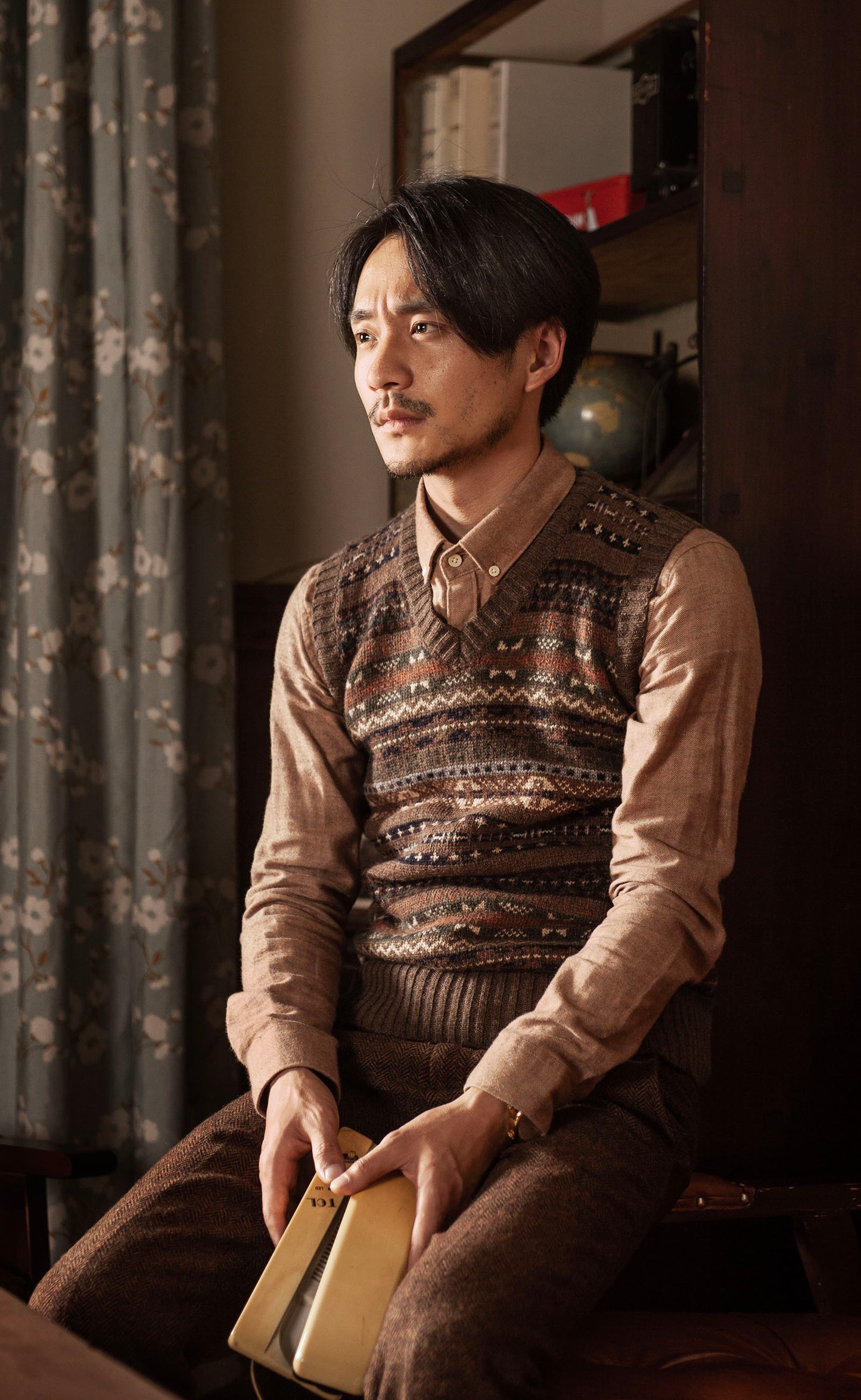 Vintage style Fair Isle sweater vest for men British vintage style V-neck wool sweater vest