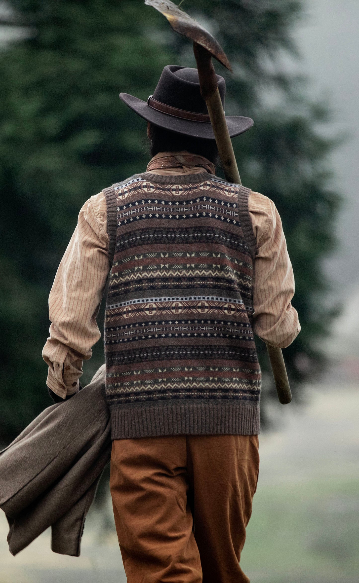 Vintage style Fair Isle sweater vest for men British vintage style V-neck wool sweater vest