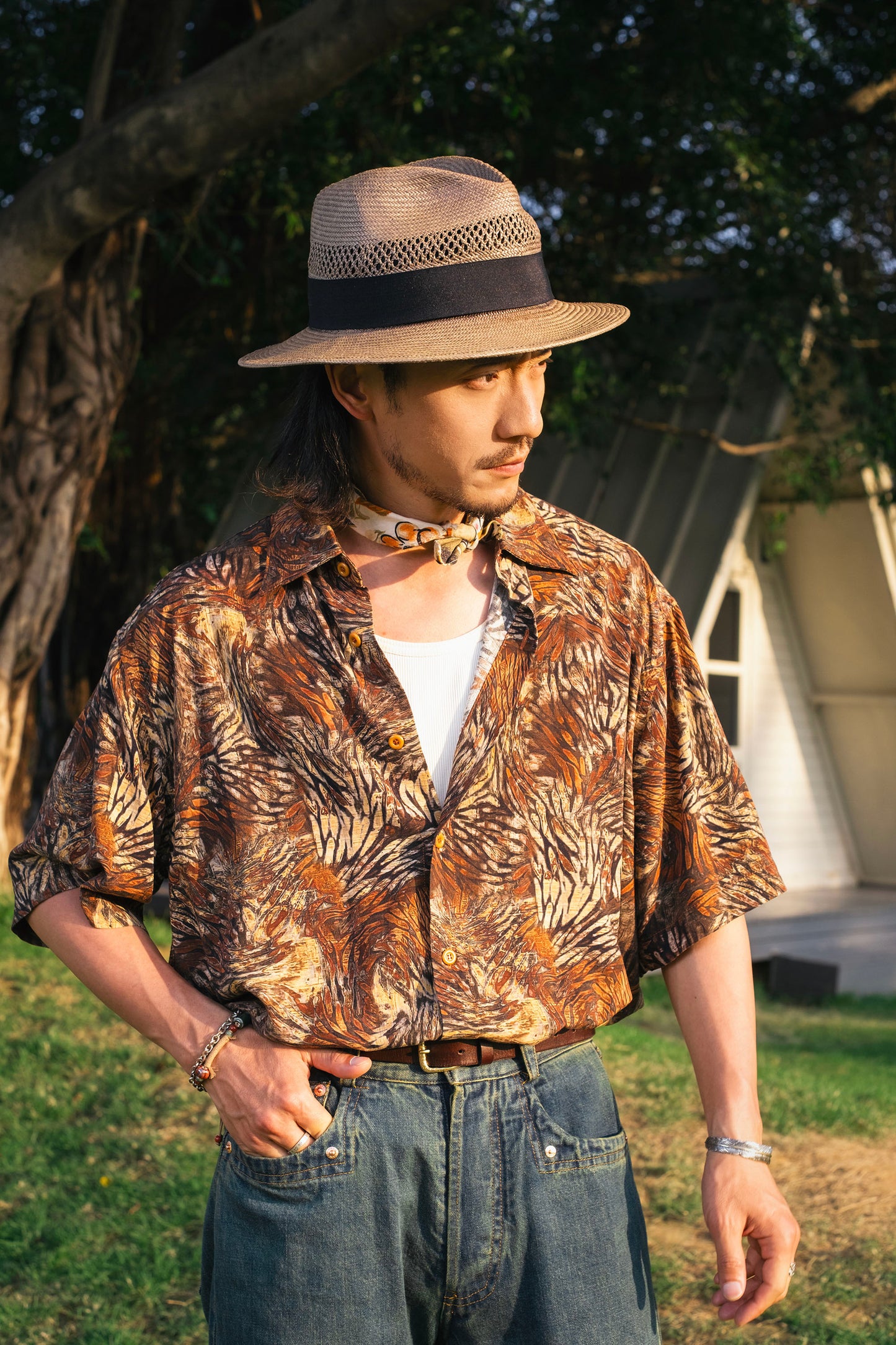 Retro yuppie style Baroque print shirt men's light Hawaiian handsome casual loose short-sleeved shirt