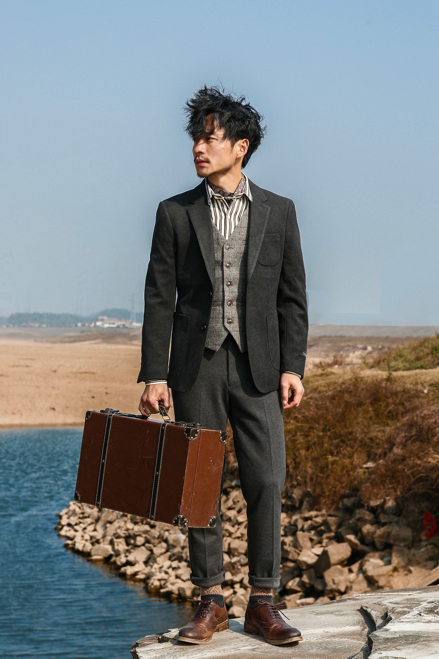 British style retro casual suit jacket for men Autumn and winter business professional formal slim suit