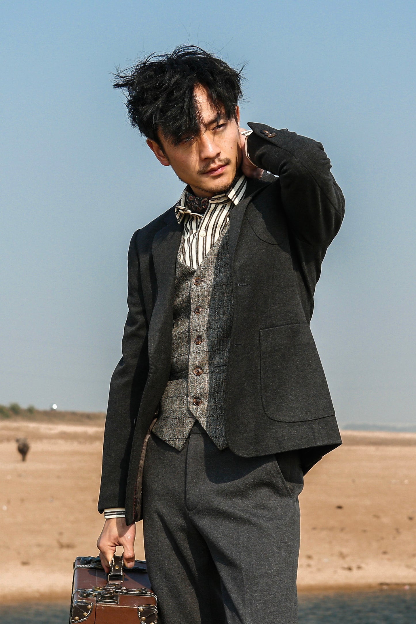 British style retro casual suit jacket for men Autumn and winter business professional formal slim suit