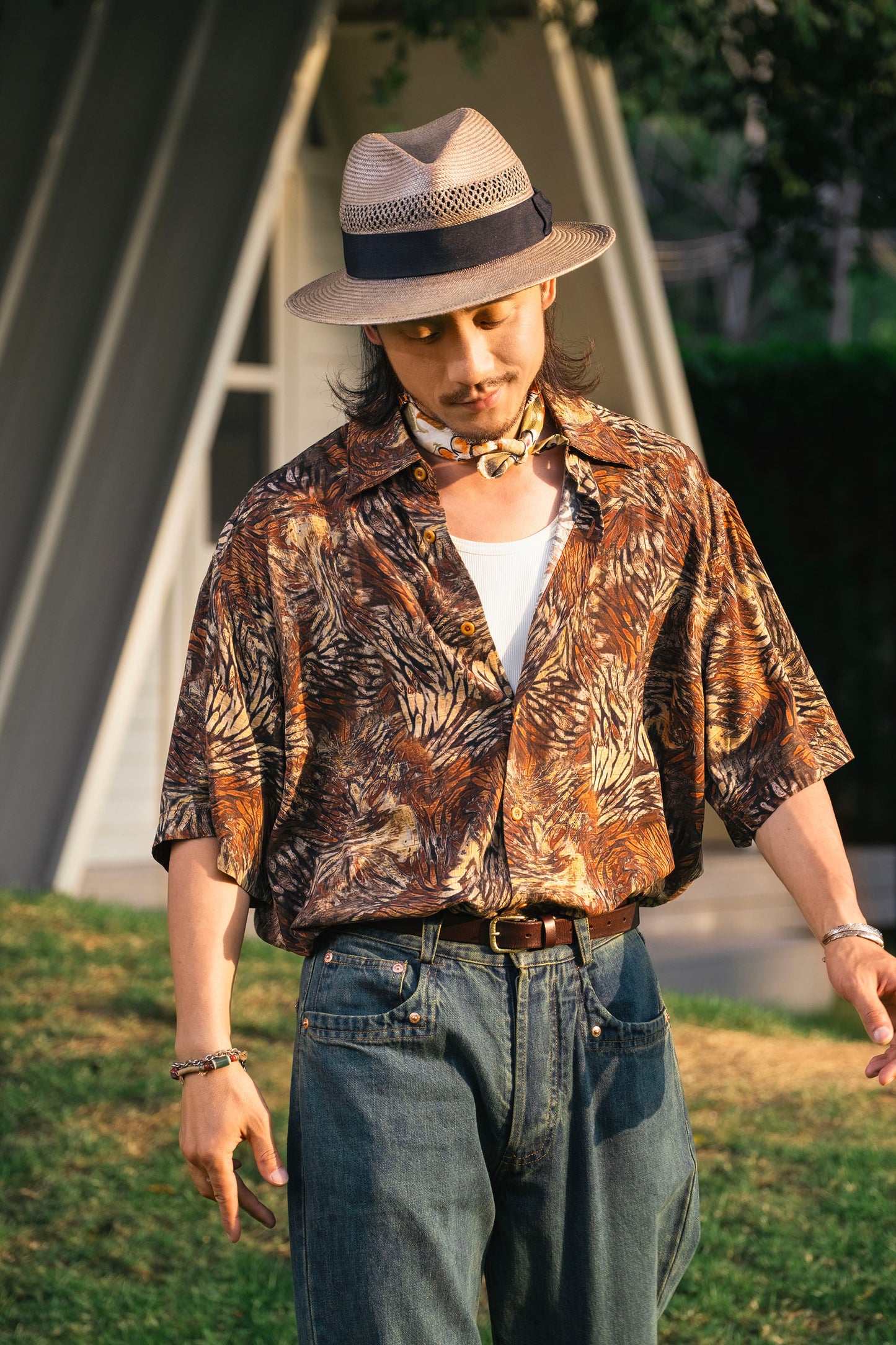 Retro yuppie style Baroque print shirt men's light Hawaiian handsome casual loose short-sleeved shirt