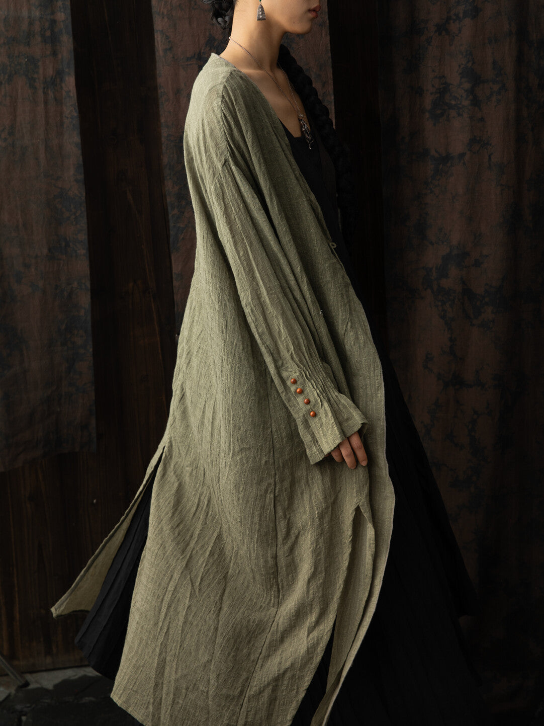 SOARIN WORLD Neo-Oriental Heritage Asymmetric Slit Duster Robe N-DCZ242TW06