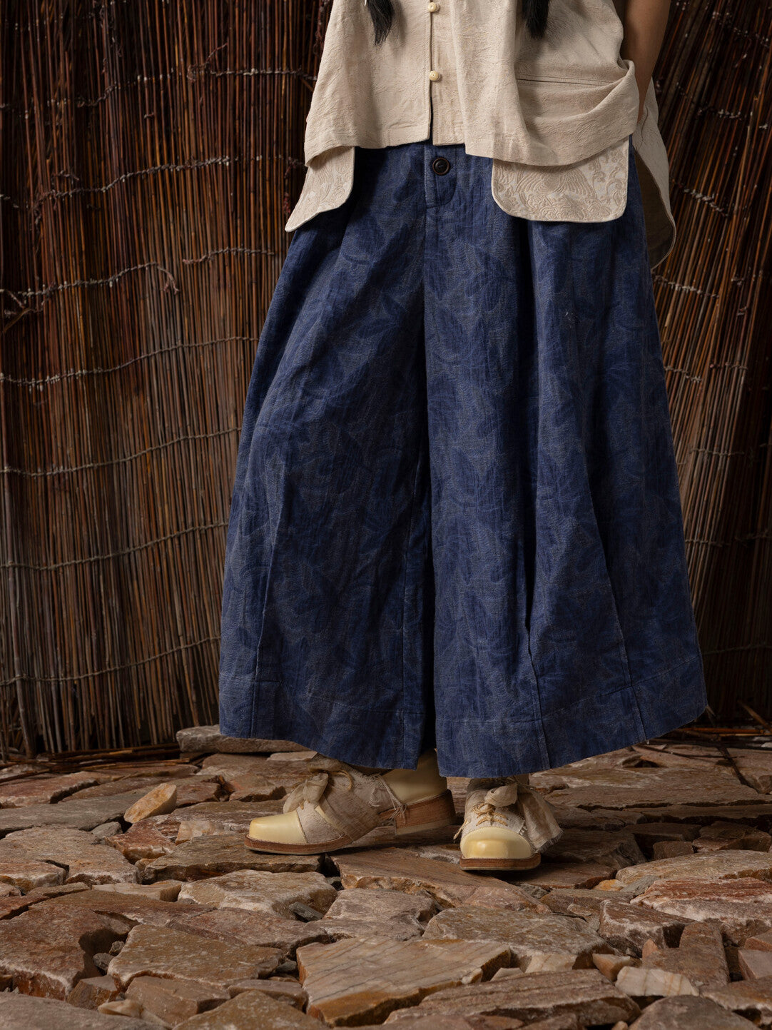 SOARIN WORLD Neo-Oriental Heritage Wide-Leg Skirt Pants Textured Blend N-DCZ252TF06