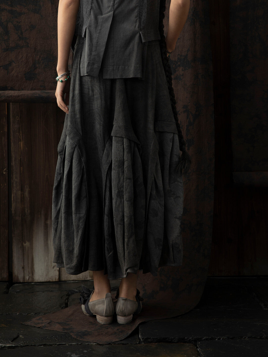 SOARIN WORLD Neo-Oriental Heritage Deconstructed Pleated Dark Jacquard Skirt N-DCZ252TQ35