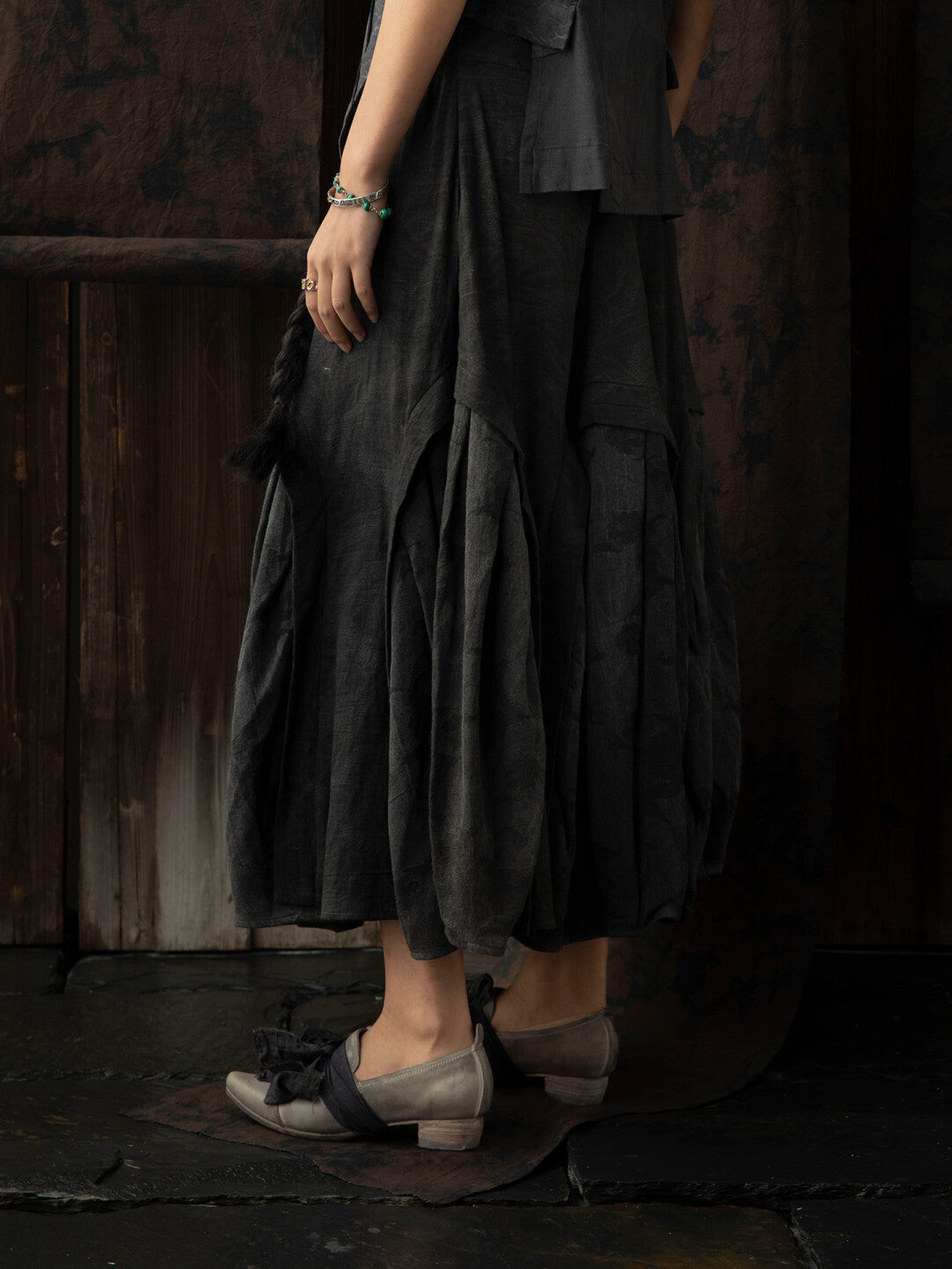 SOARIN WORLD Neo-Oriental Heritage Deconstructed Pleated Dark Jacquard Skirt N-DCZ252TQ35