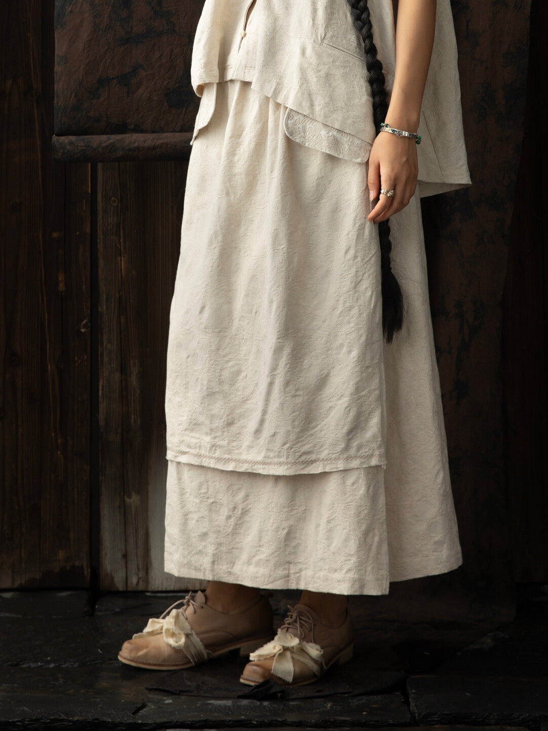 SOARIN WORLD Neo-Oriental Heritage Asymmetric Layered Texture Linen Blend Long Skirt N-DCZ252TQ34