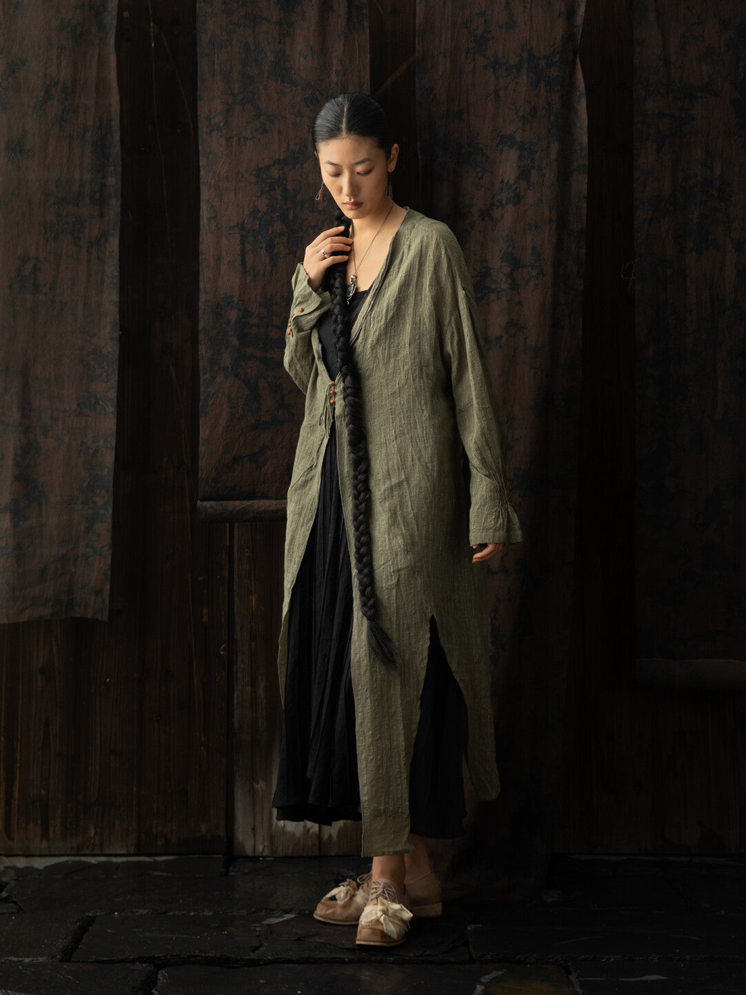 SOARIN WORLD Neo-Oriental Heritage Asymmetric Slit Duster Robe N-DCZ242TW06