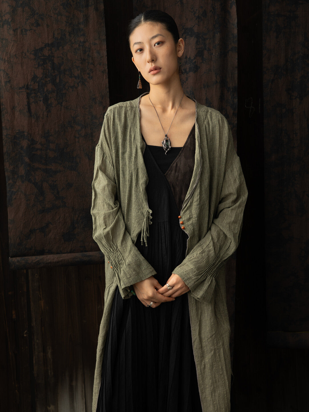 SOARIN WORLD Neo-Oriental Heritage Asymmetric Slit Duster Robe N-DCZ242TW06