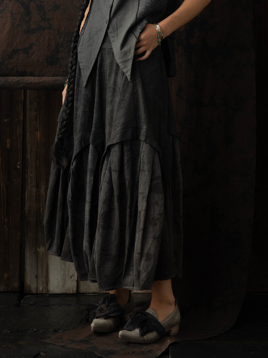 SOARIN WORLD Neo-Oriental Heritage Deconstructed Pleated Dark Jacquard Skirt N-DCZ252TQ35