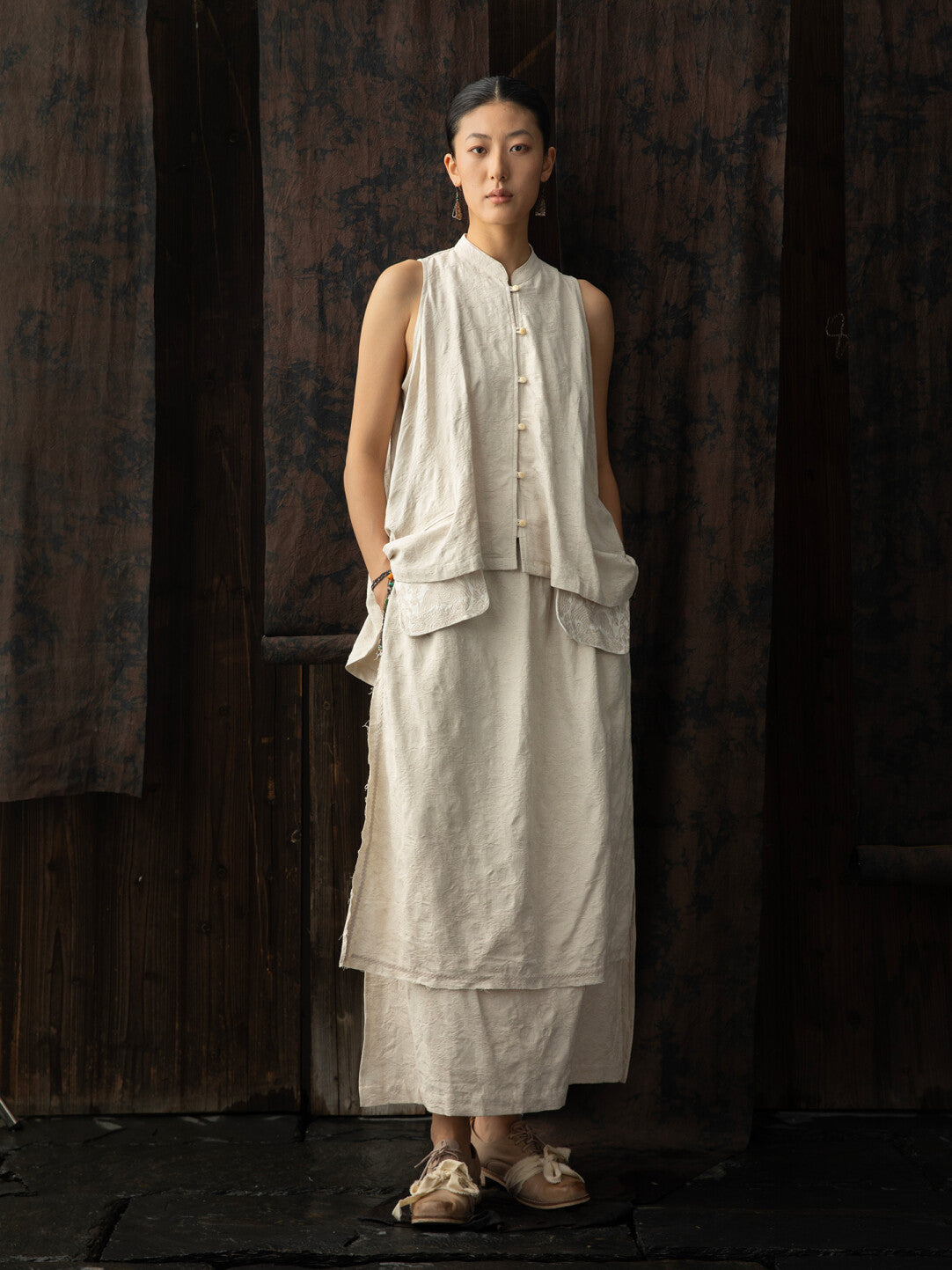 SOARIN WORLD Neo-Oriental Heritage Sleeveless Stand Collar Jacquard Shirt N-DCZ252TC10