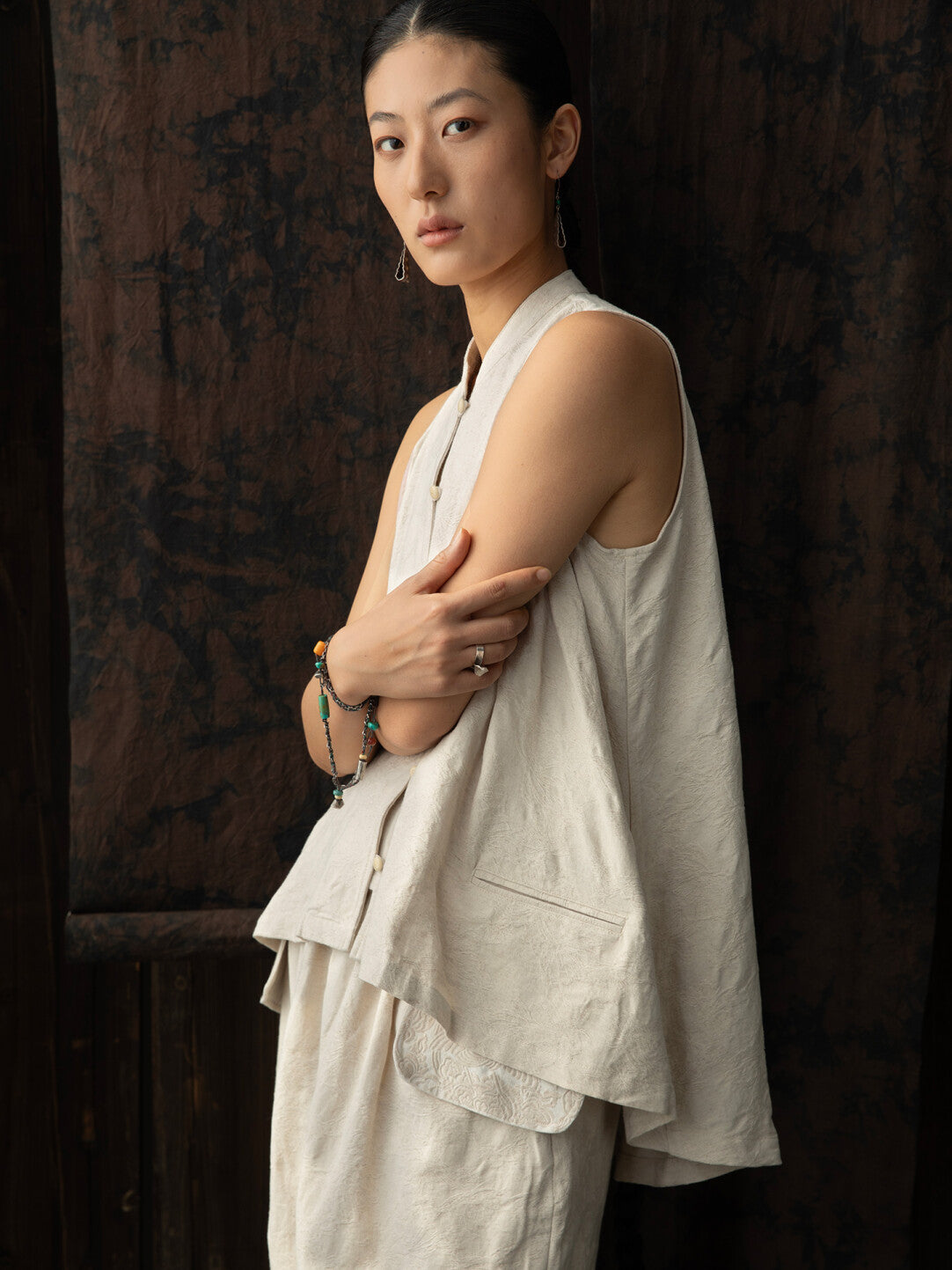 SOARIN WORLD Neo-Oriental Heritage Sleeveless Stand Collar Jacquard Shirt N-DCZ252TC10