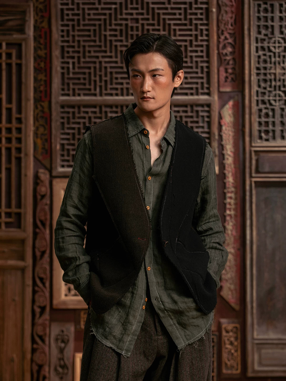 SOARIN Gai Yu Xia Series Slim Fit Wool Blend Asymmetric Deconstructed Vest  DCZ233TB31