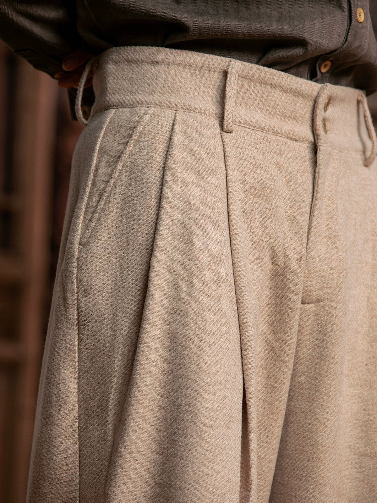 SOARIN WORLD Gai Yu Xia Heritage Series Relaxed Fit Wool Blend Pleated Trousers DCZ233TF73