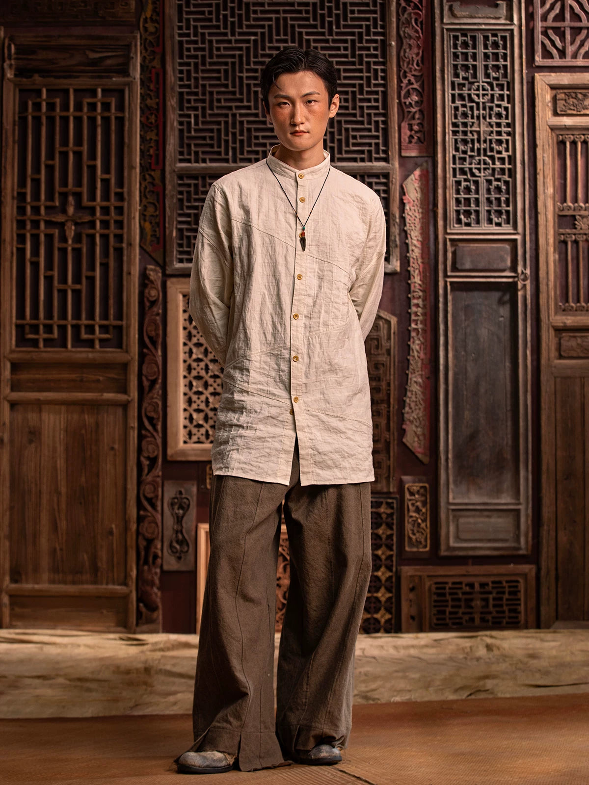 SOARIN WORLD Gai Yu Xia Retro Mandarin Collar Structured Shirt DCZ233TC185