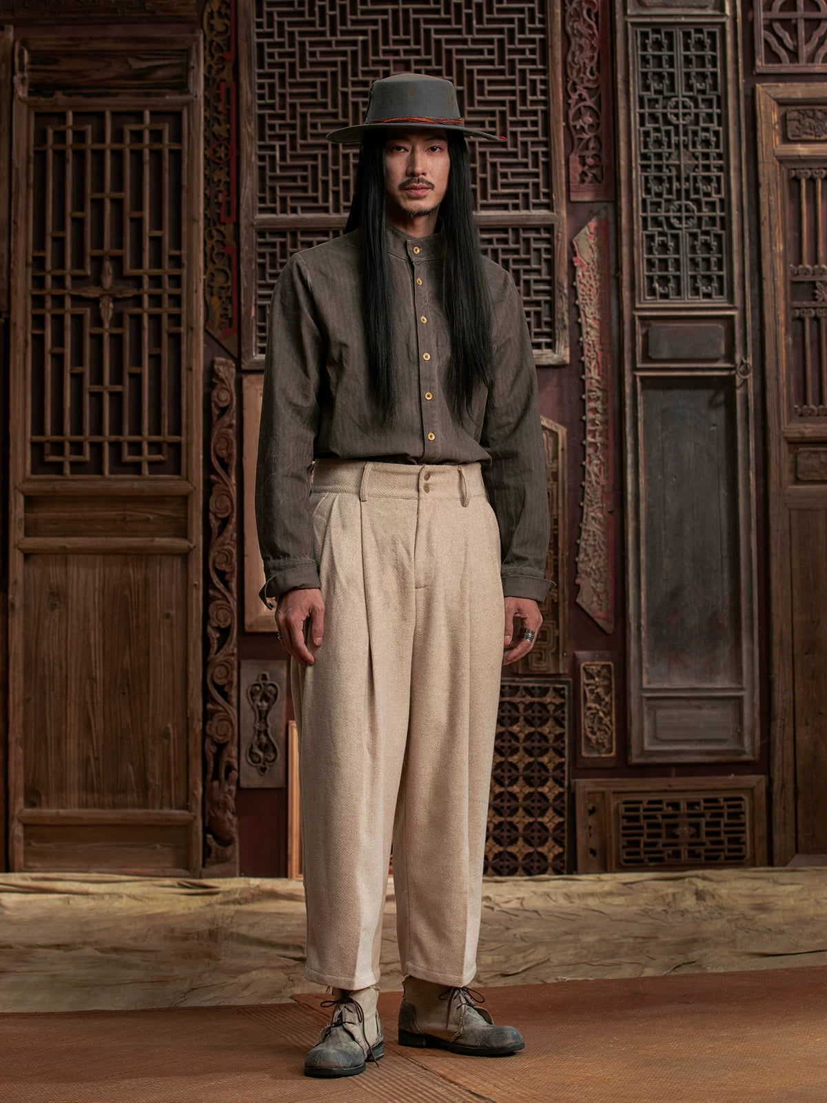 SOARIN WORLD Gai Yu Xia Heritage Series Relaxed Fit Wool Blend Pleated Trousers DCZ233TF73